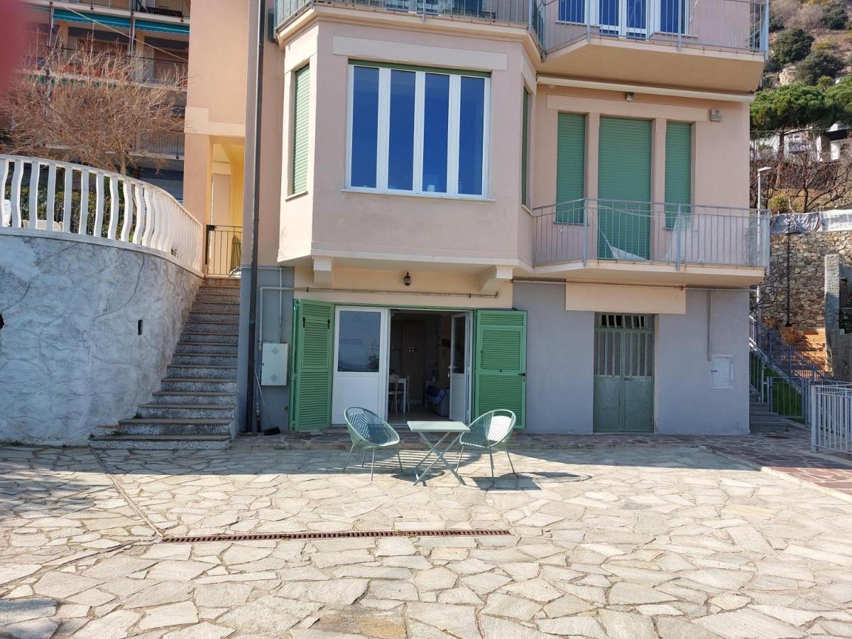 Una Finestra Sul Mare Monolocale Apartamento Bergeggi Exterior foto