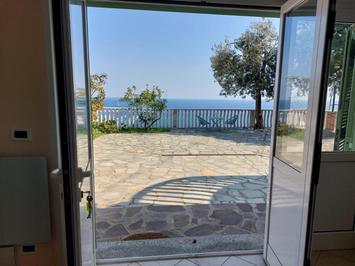 Una Finestra Sul Mare Monolocale Apartamento Bergeggi Exterior foto
